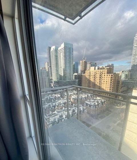 Photo 2 of Unit 1411, 83 Redpath Avenue, Toronto, Mount Pleasant West — HOMEH