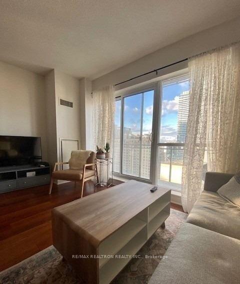 Photo 12 of Unit 1411, 83 Redpath Avenue, Toronto, Mount Pleasant West — HOMEH