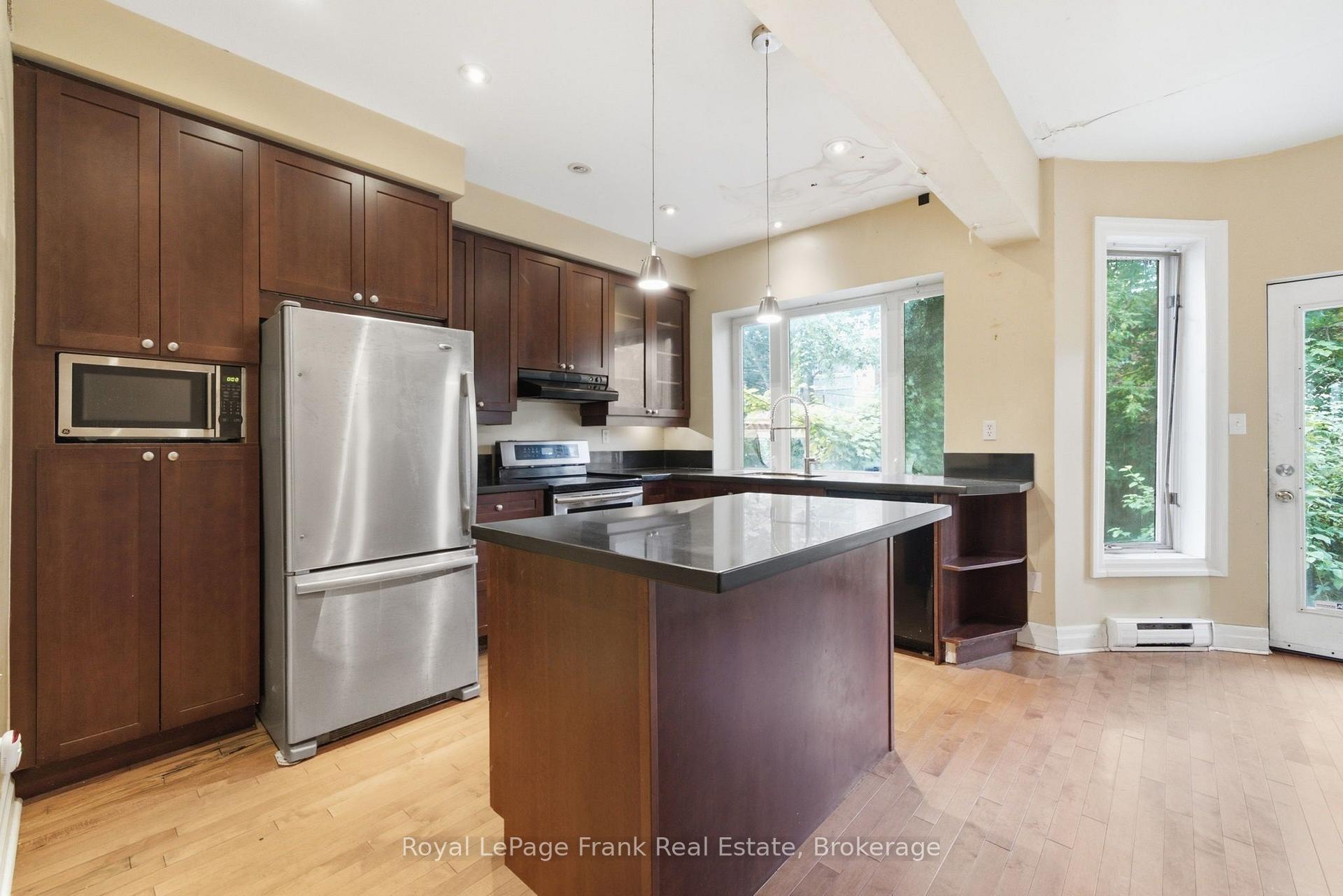 Photo 11 of 778 Shaw Street, Toronto, Dovercourt-Wallace Emerson-Junction — HOMEH