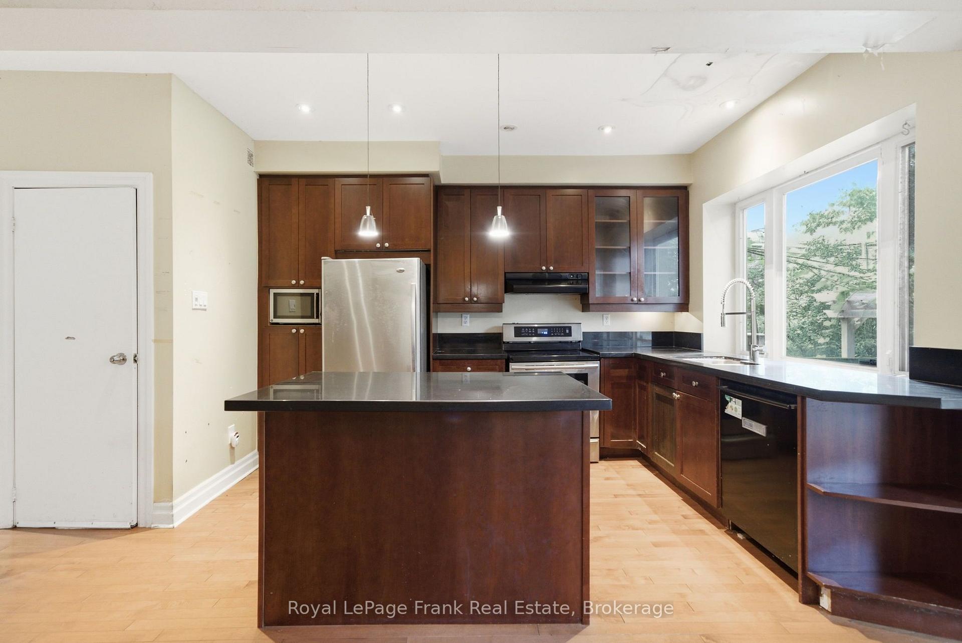 Photo 12 of 778 Shaw Street, Toronto, Dovercourt-Wallace Emerson-Junction — HOMEH