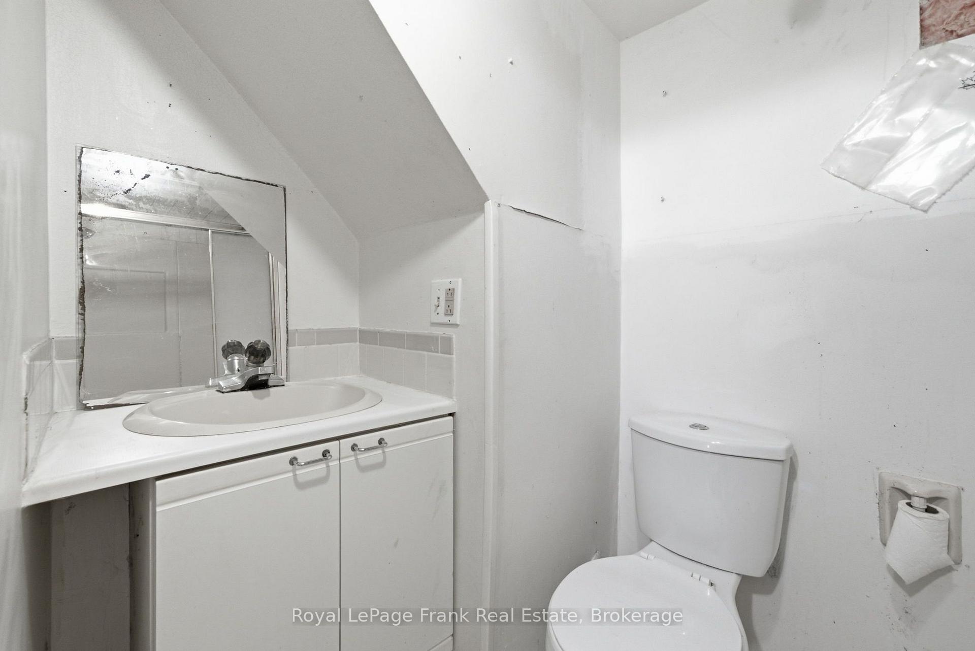 Photo 24 of 778 Shaw Street, Toronto, Dovercourt-Wallace Emerson-Junction — HOMEH