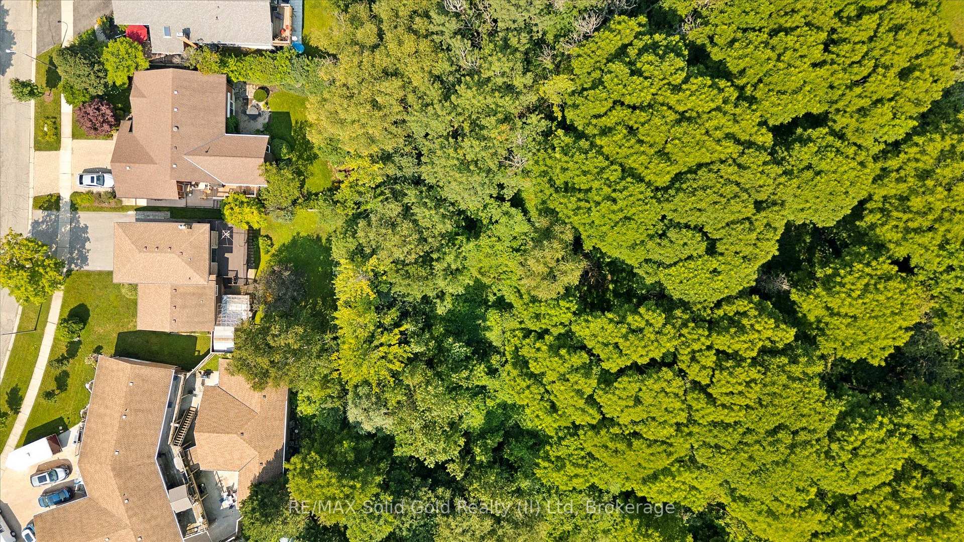 Photo 1 of 8 Perin Place, Kitchener, Pioneer Park — HOMEH