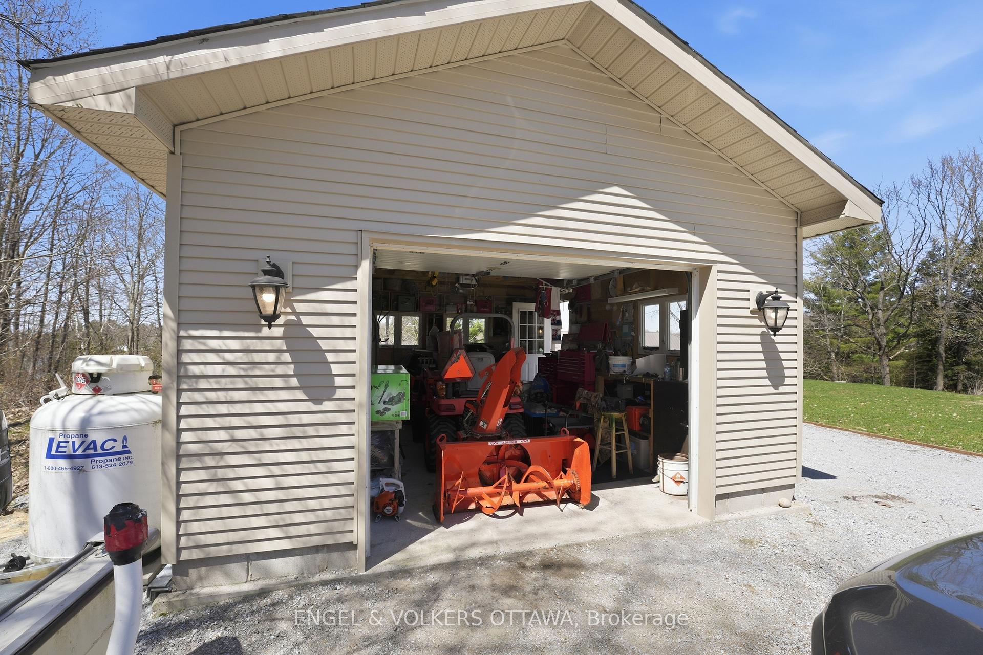 Photo 46 of 11805B 38 Highway, Frontenac, Frontenac Centre — HOMEH