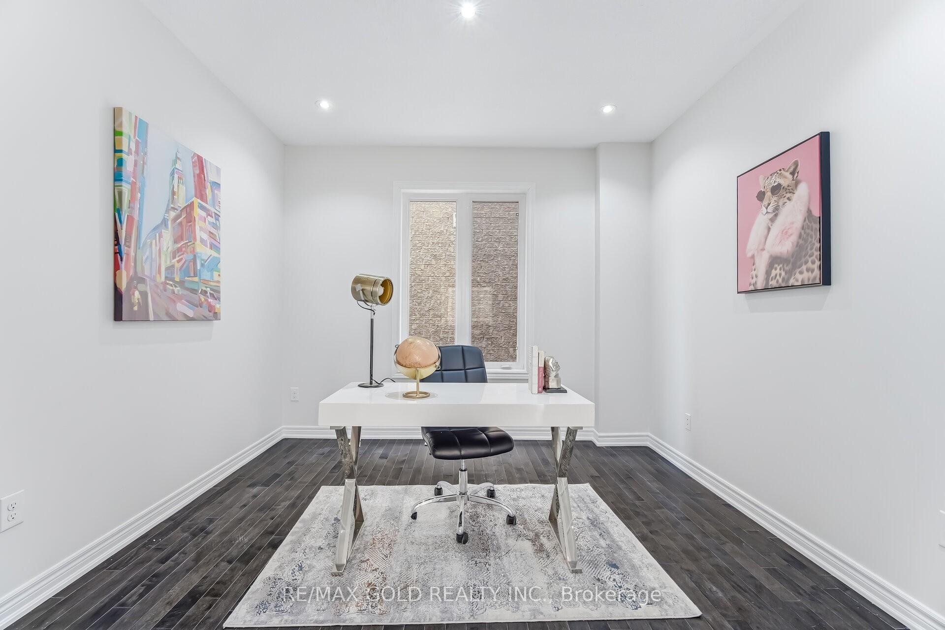 Photo 13 of 15 Junetown Circle, Brampton, Credit Valley — HOMEH
