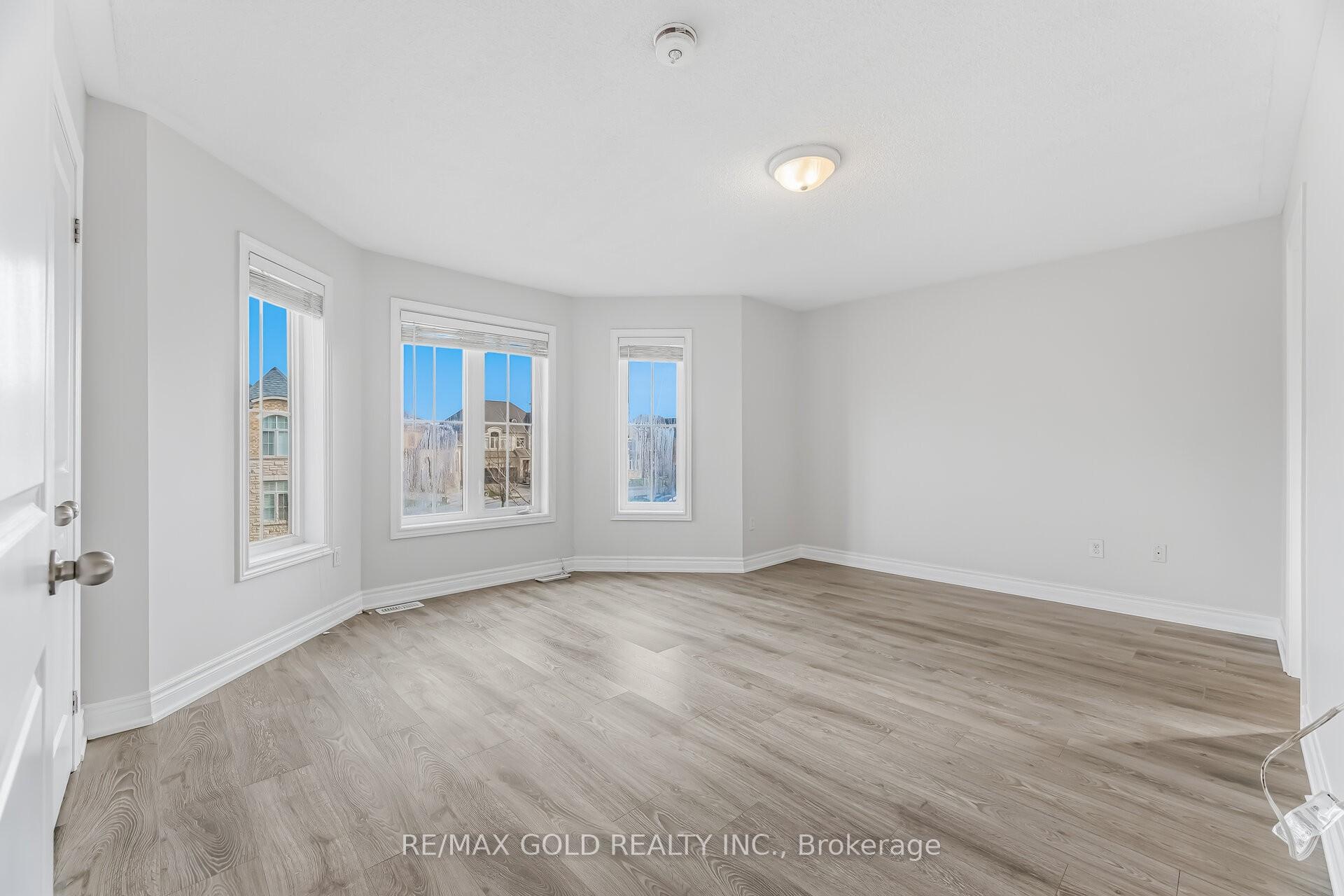 Photo 21 of 15 Junetown Circle, Brampton, Credit Valley — HOMEH