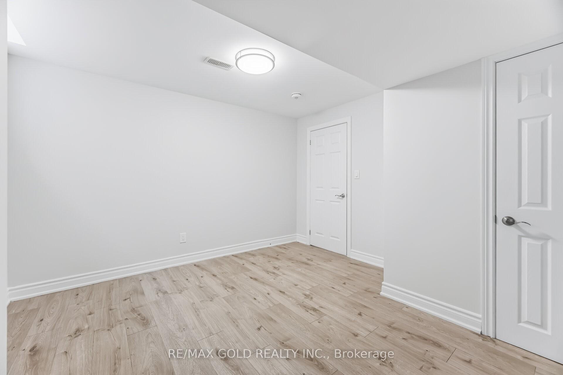 Photo 31 of 15 Junetown Circle, Brampton, Credit Valley — HOMEH