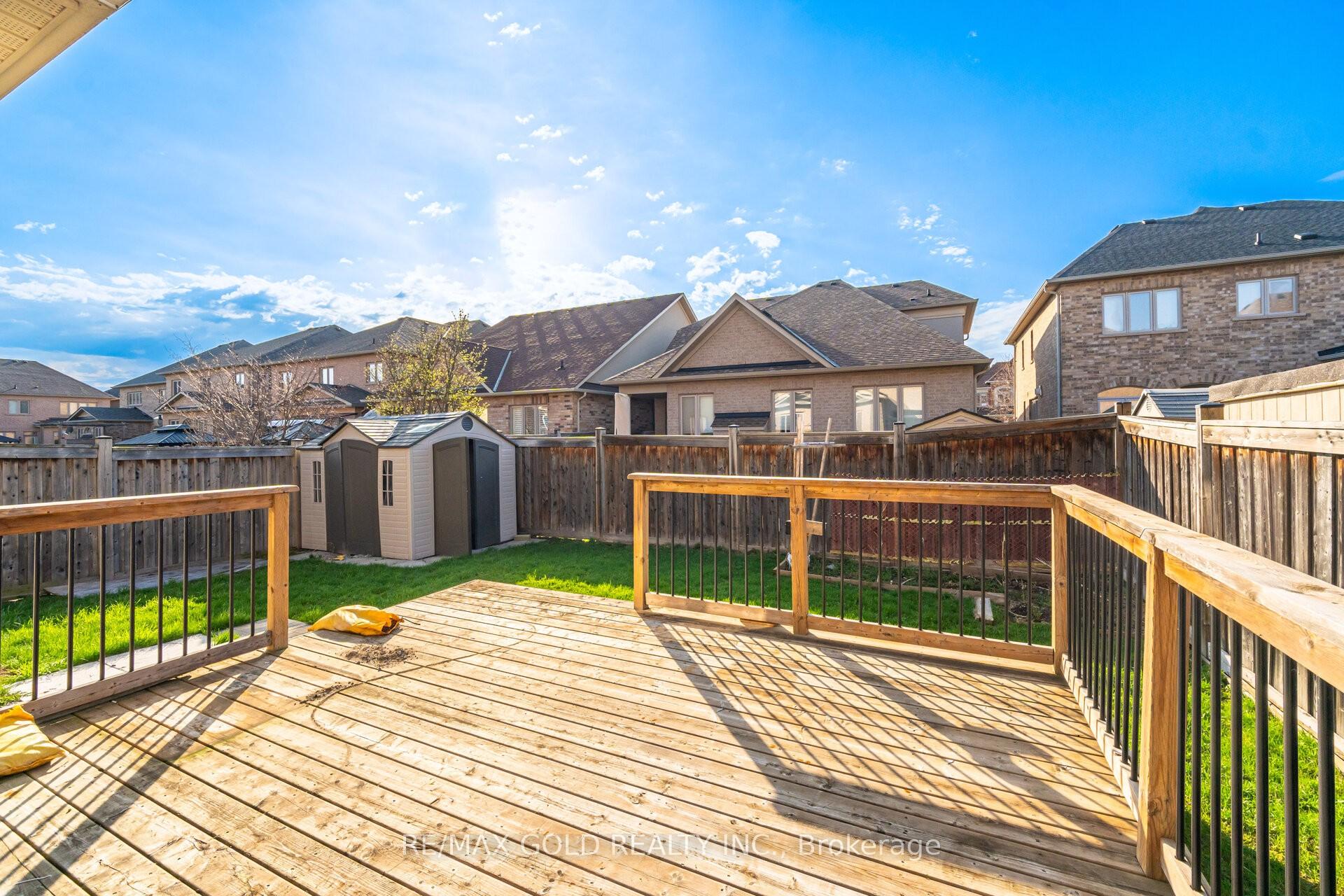 Photo 34 of 15 Junetown Circle, Brampton, Credit Valley — HOMEH