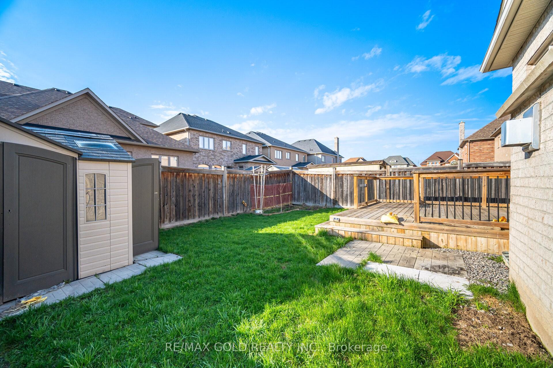 Photo 35 of 15 Junetown Circle, Brampton, Credit Valley — HOMEH