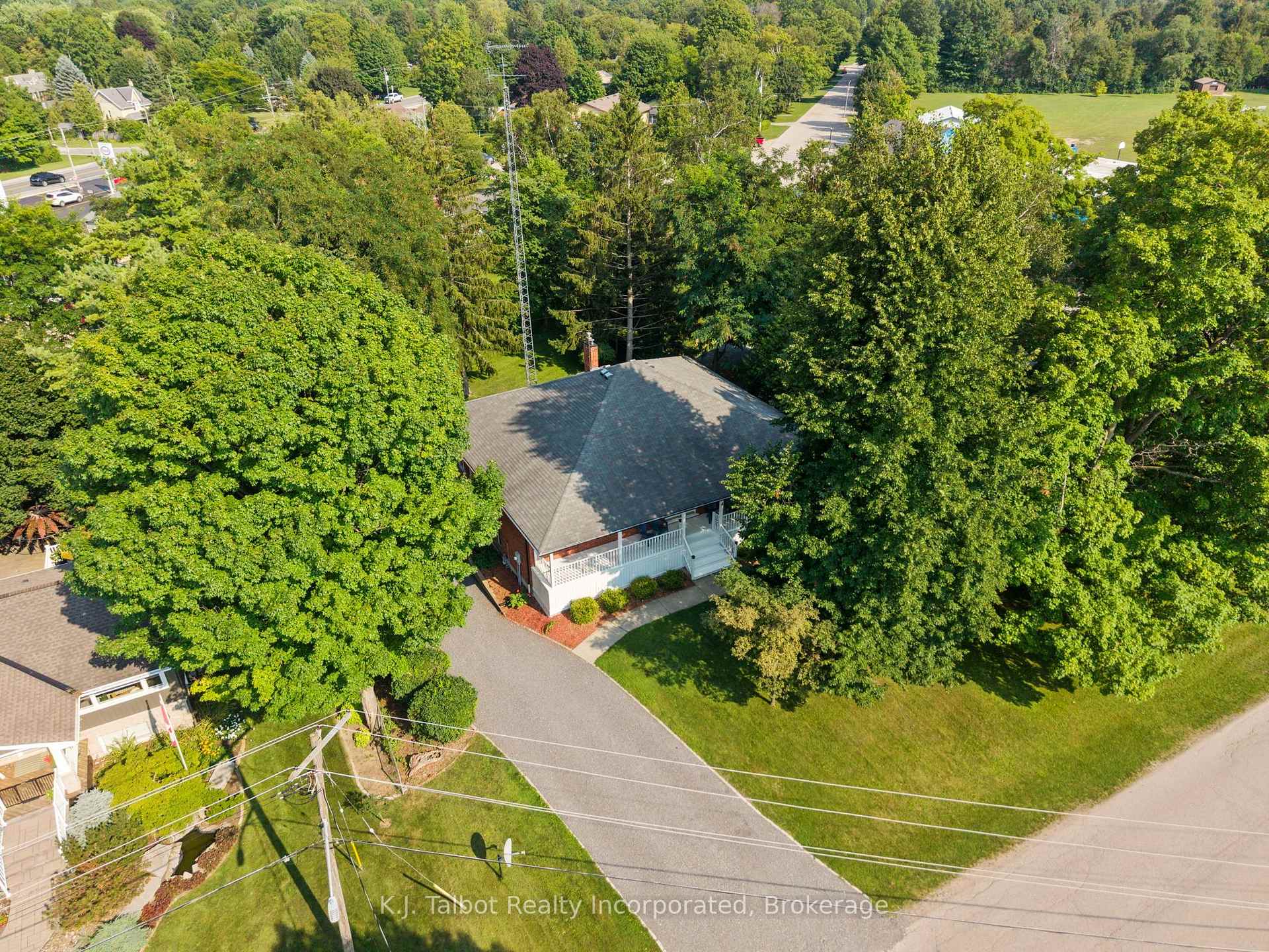 Photo 2 of 4 John Avenue, Bluewater, Bayfield — HOMEH