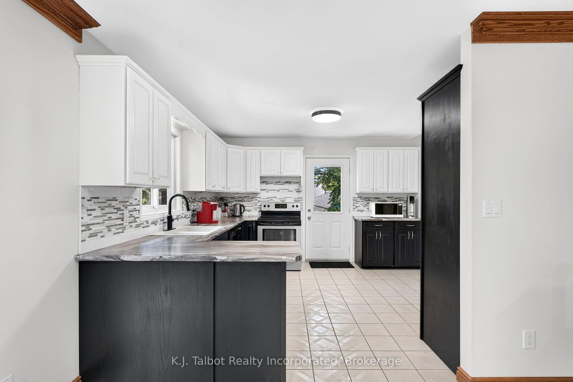 Photo 12 of 4 John Avenue, Bluewater, Bayfield — HOMEH