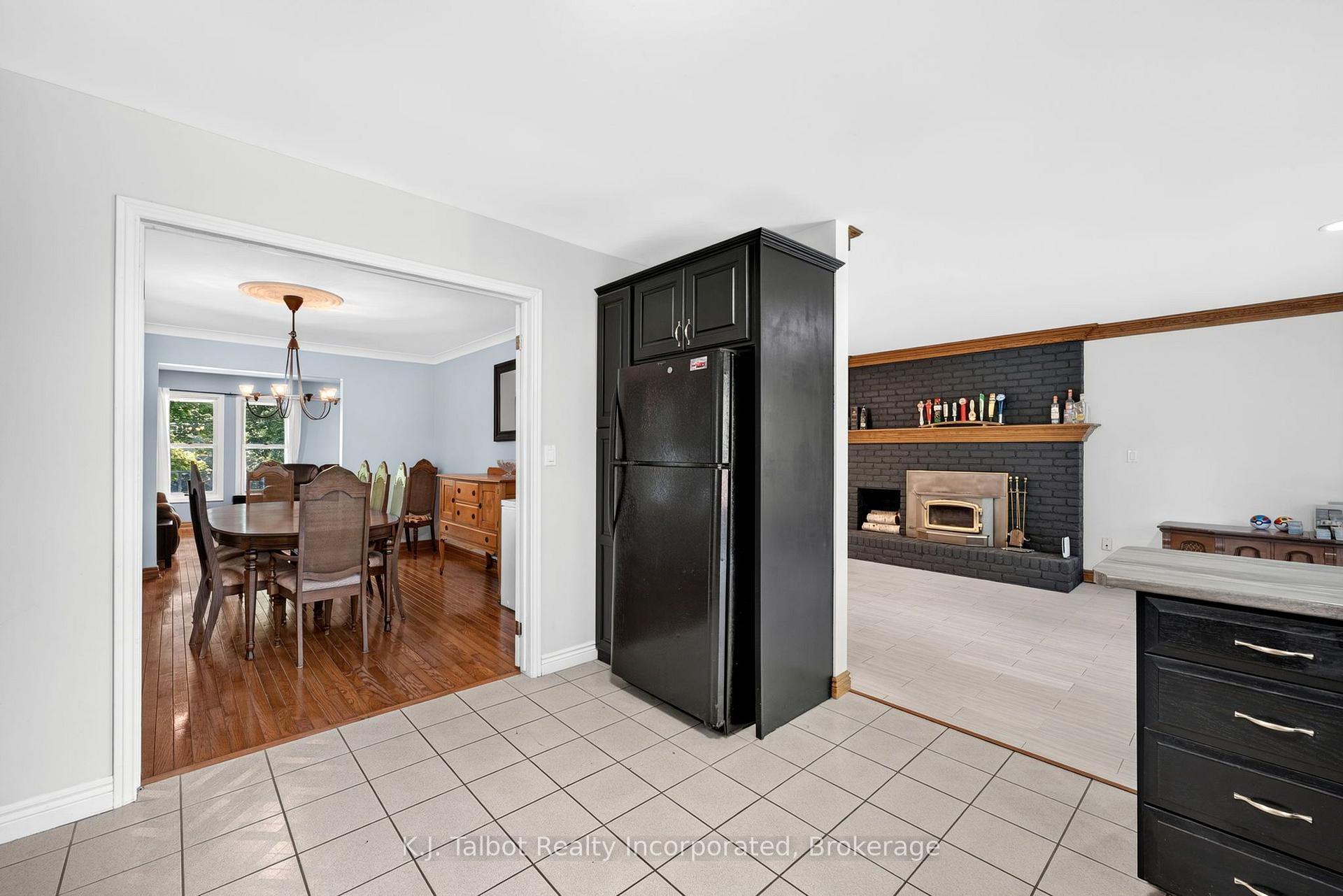 Photo 15 of 4 John Avenue, Bluewater, Bayfield — HOMEH