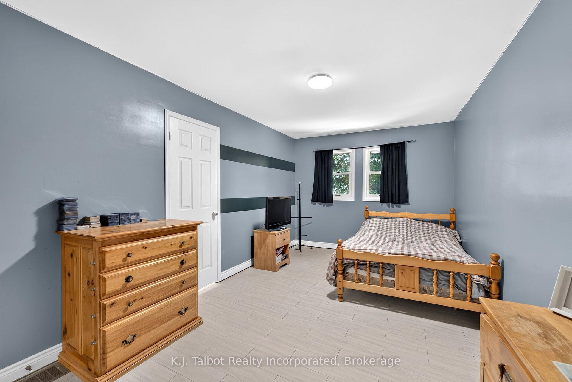 Photo 23 of 4 John Avenue, Bluewater, Bayfield — HOMEH