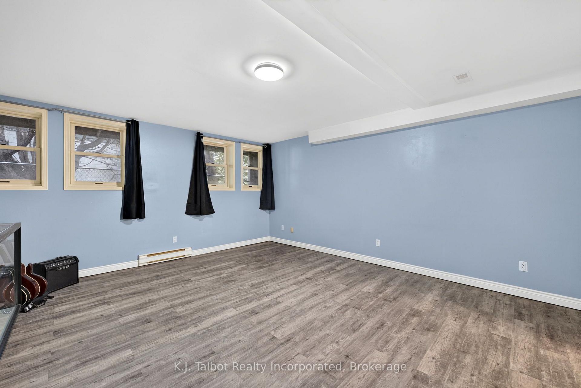 Photo 32 of 4 John Avenue, Bluewater, Bayfield — HOMEH