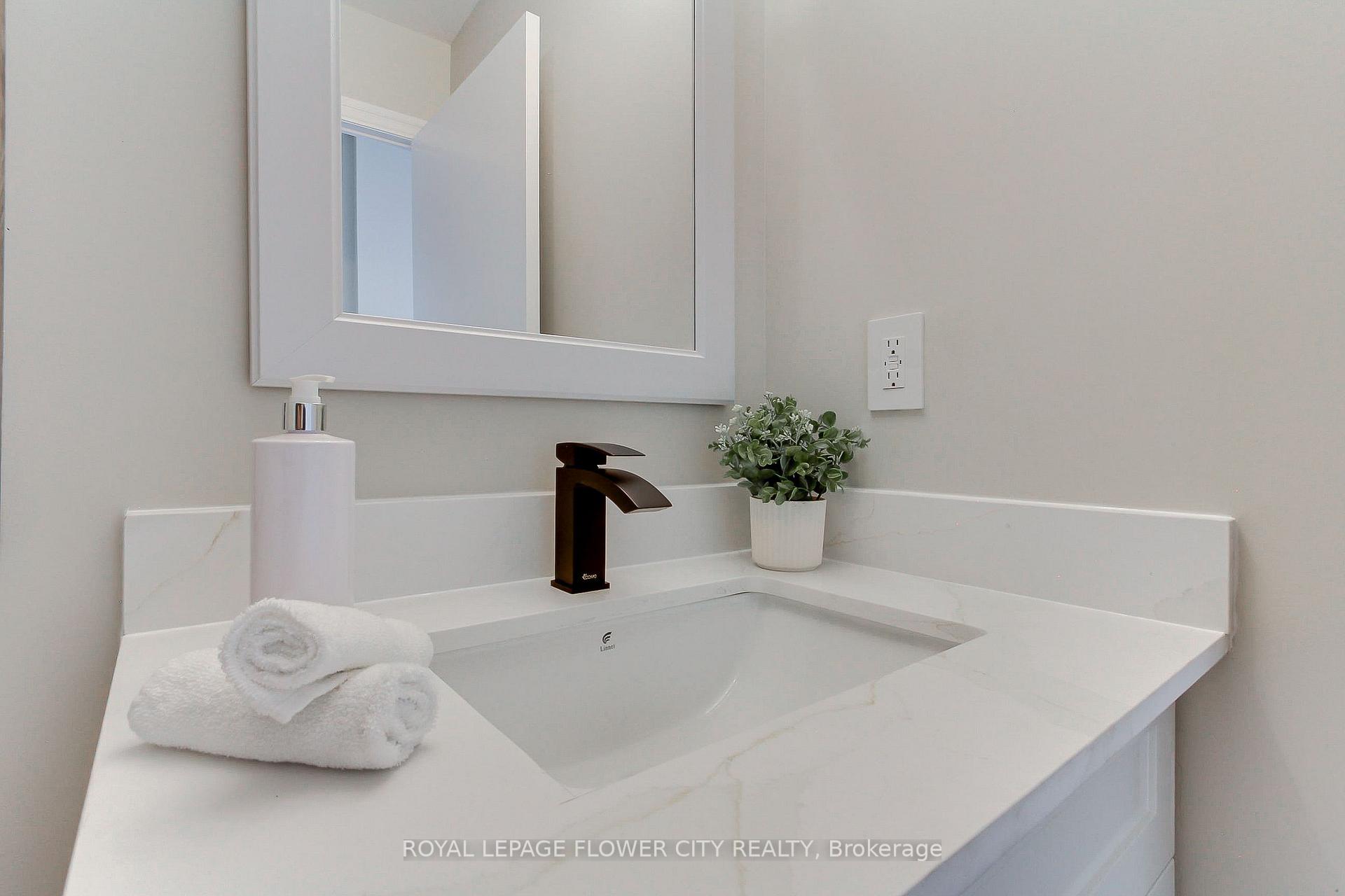 Photo 30 of Unit 302, 12 Yonge Street, Toronto, Waterfront Communities — HOMEH