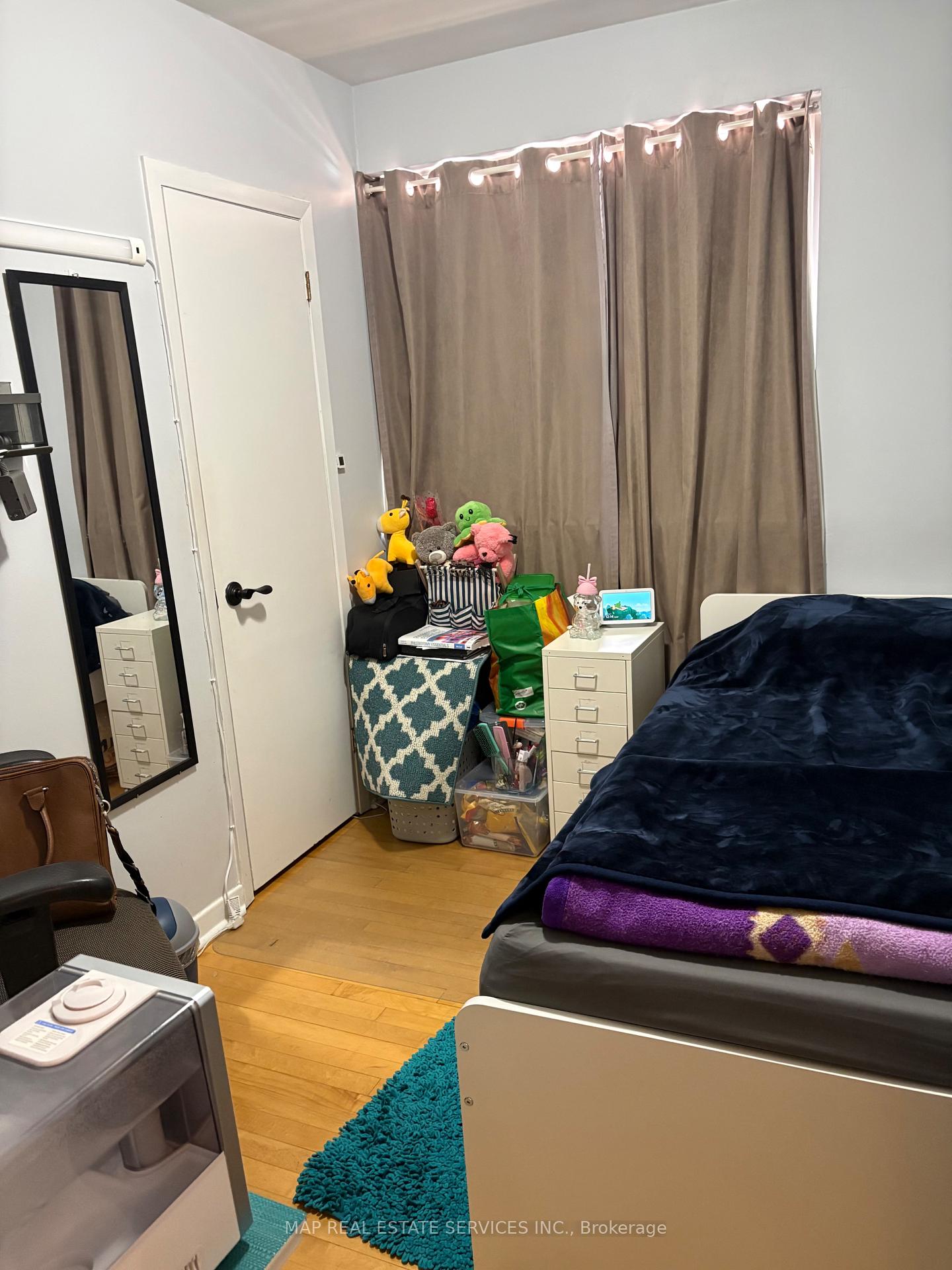 Photo 6 of 844 Browns Line, Etobicoke, Alderwood — HOMEH