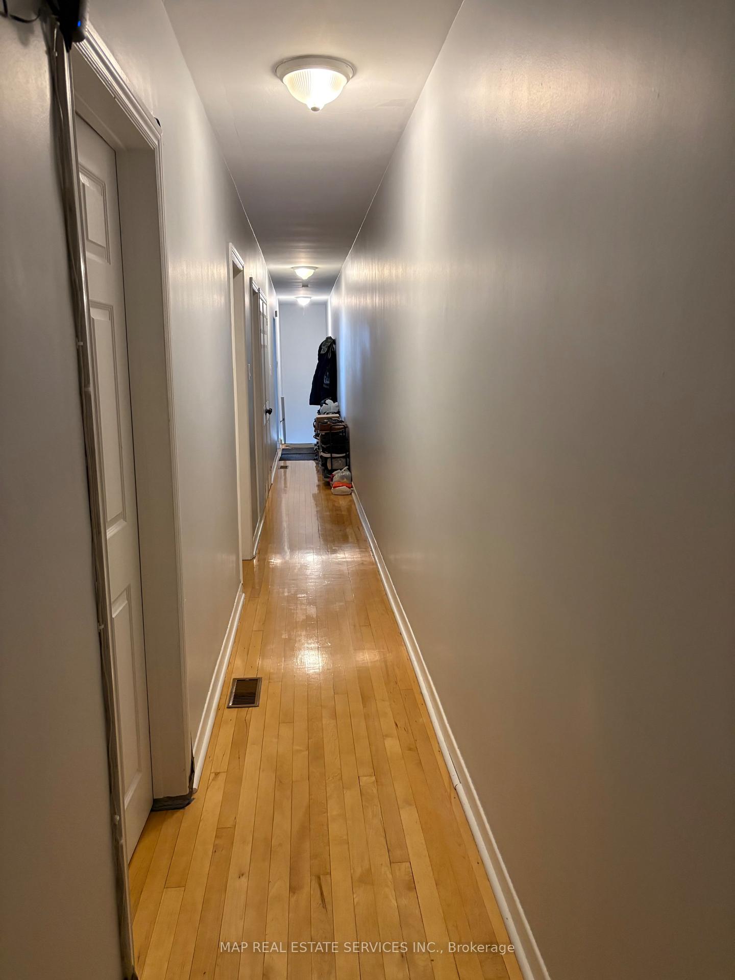 Photo 8 of 844 Browns Line, Etobicoke, Alderwood — HOMEH