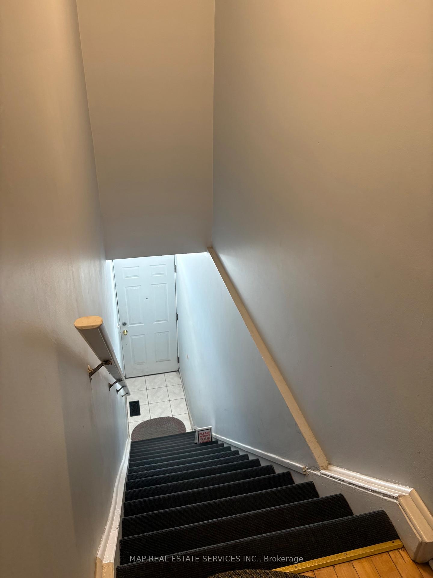 Photo 11 of 844 Browns Line, Etobicoke, Alderwood — HOMEH