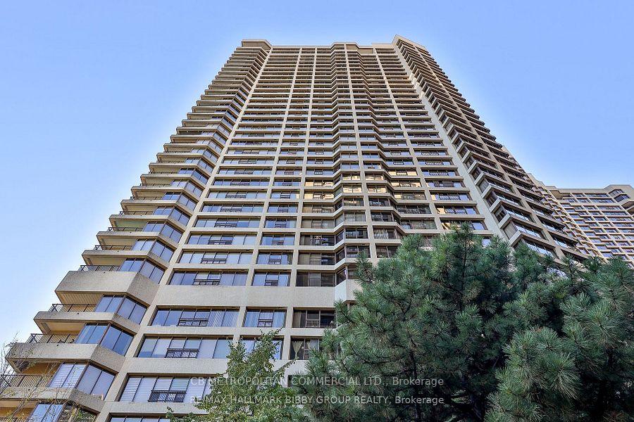 Photo 2 of Unit 3305, 65 Harbour Square, Toronto, Waterfront Communities — HOMEH