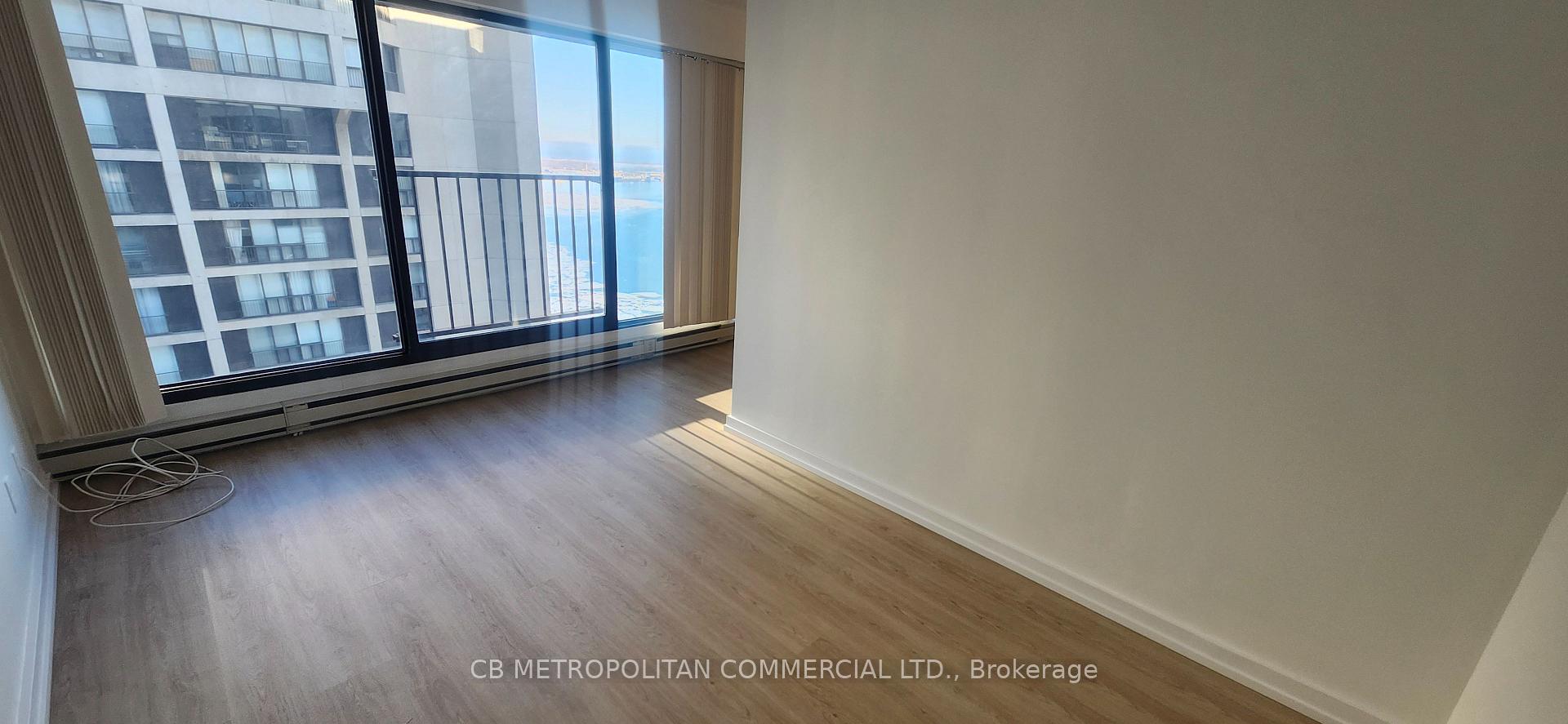 Photo 9 of Unit 3305, 65 Harbour Square, Toronto, Waterfront Communities — HOMEH