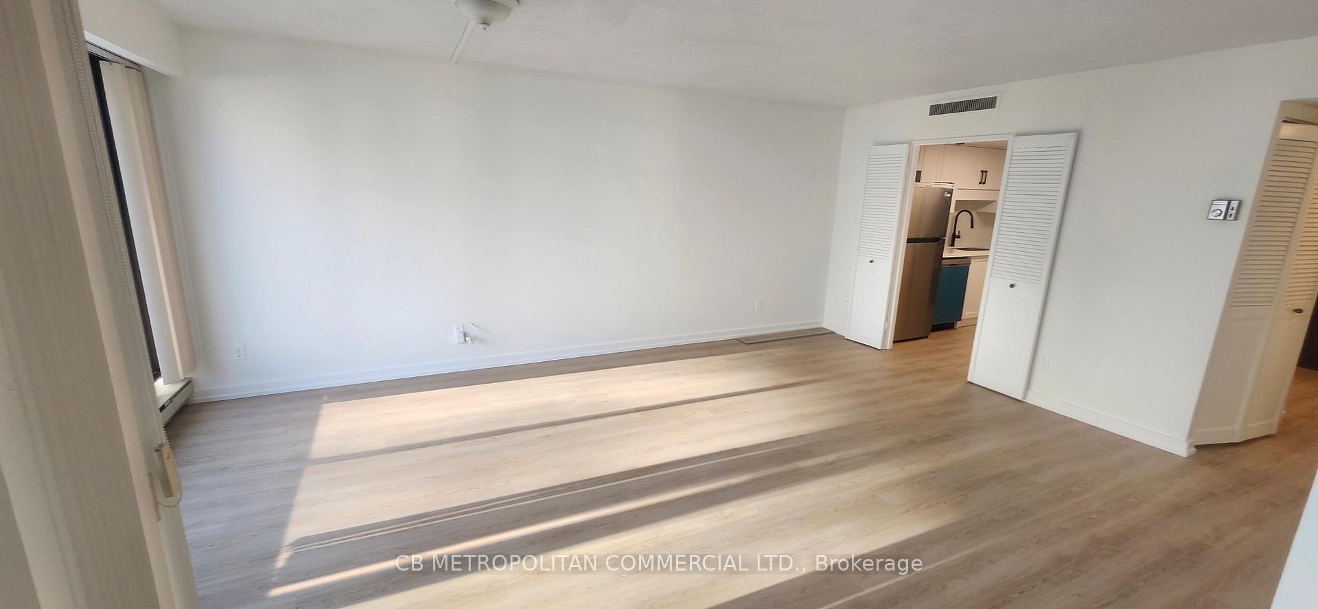 Photo 10 of Unit 3305, 65 Harbour Square, Toronto, Waterfront Communities — HOMEH