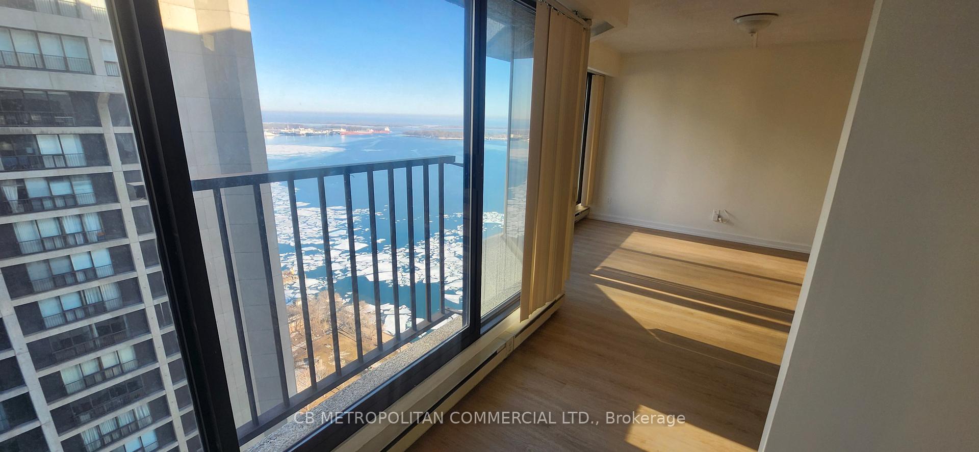 Photo 13 of Unit 3305, 65 Harbour Square, Toronto, Waterfront Communities — HOMEH