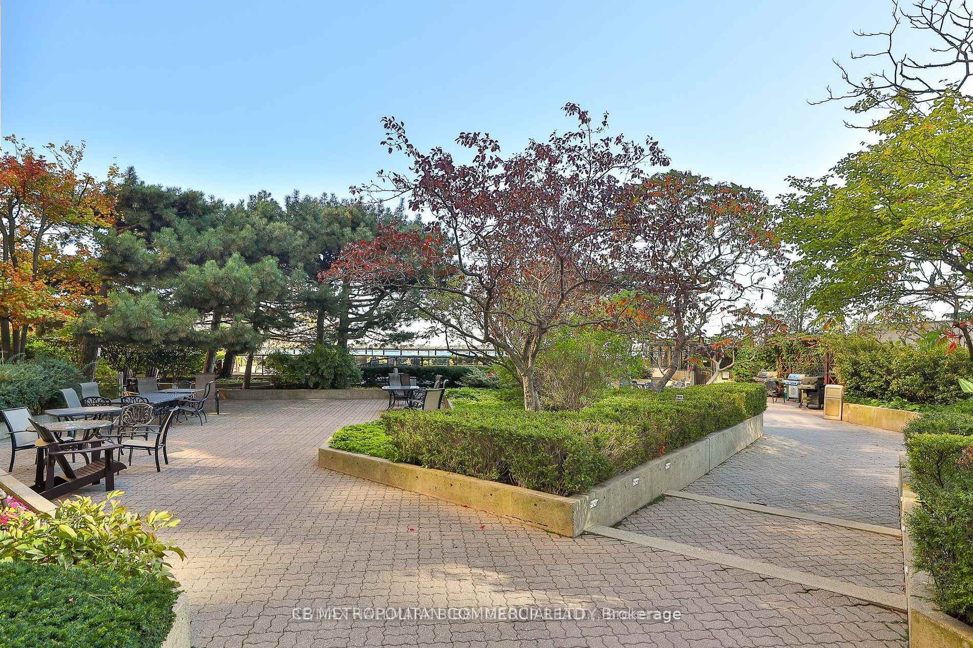 Photo 21 of Unit 3305, 65 Harbour Square, Toronto, Waterfront Communities — HOMEH