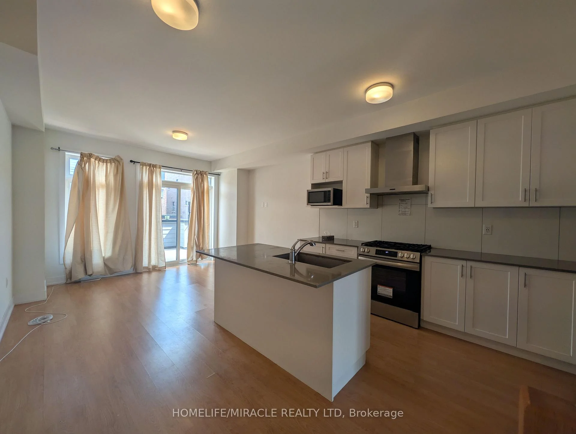 Photo 8 of 1553 Midland Avenue, Scarborough, Bendale — HOMEH