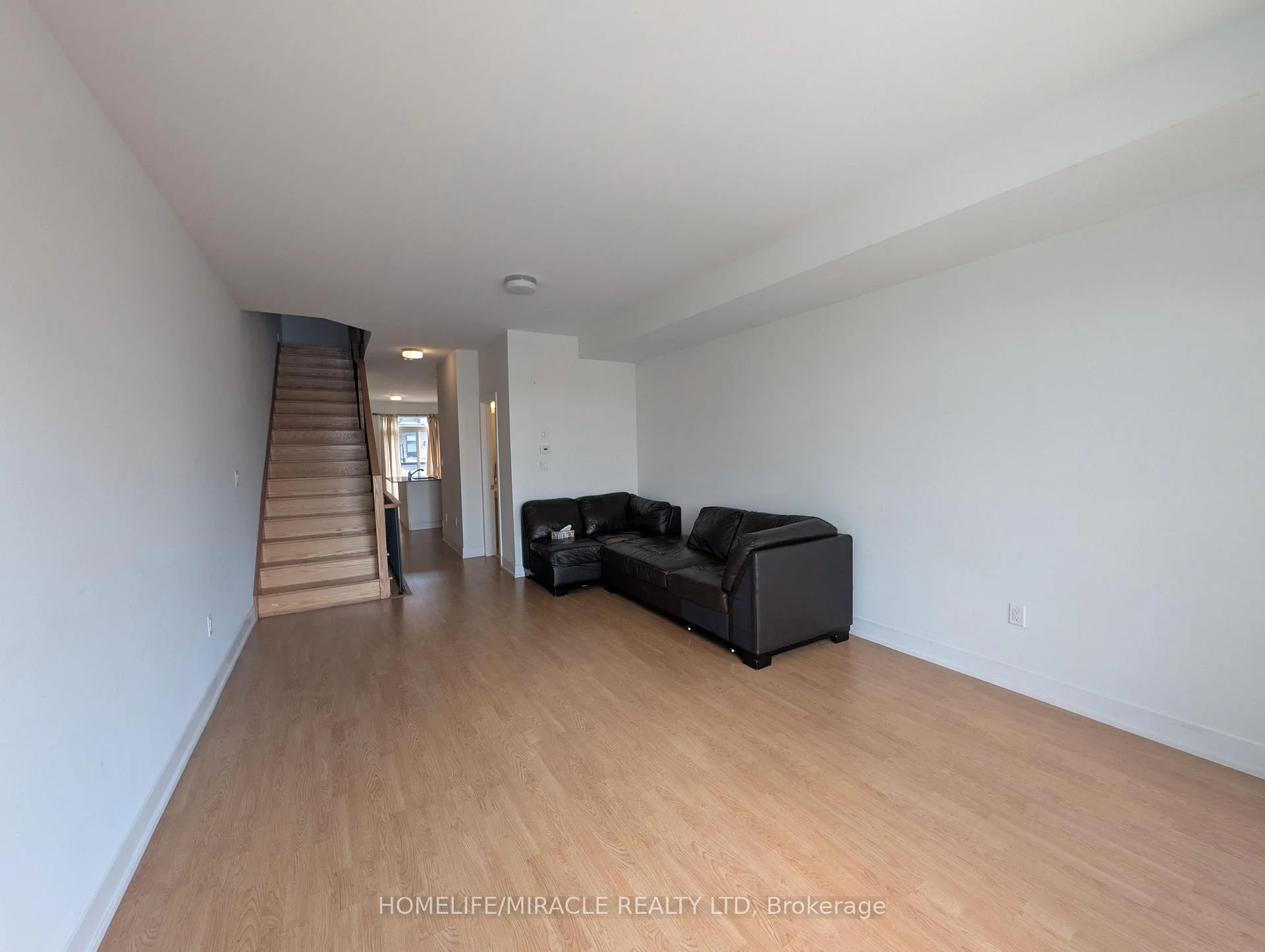 Photo 15 of 1553 Midland Avenue, Scarborough, Bendale — HOMEH