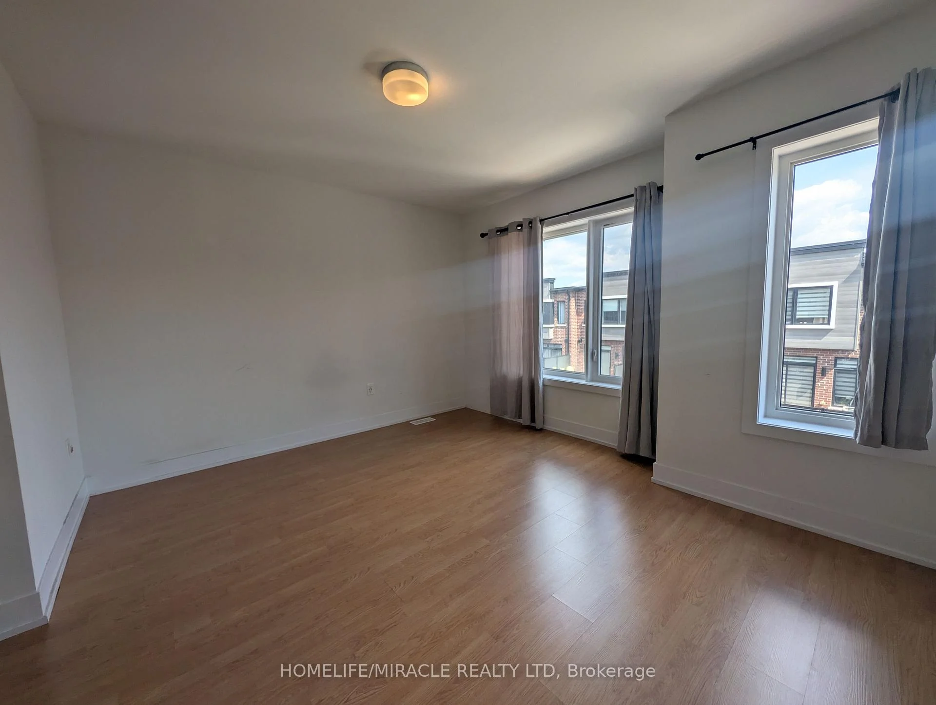 Photo 26 of 1553 Midland Avenue, Scarborough, Bendale — HOMEH