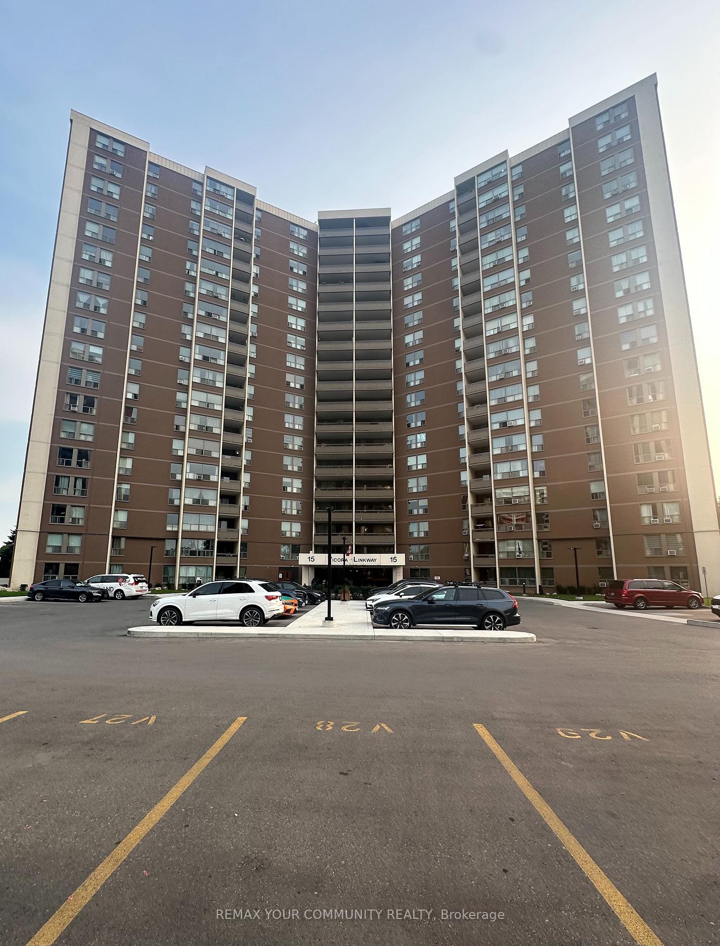 Photo 2 of Unit 1711, 15 Vicora Linkway, Toronto, Flemingdon Park — HOMEH