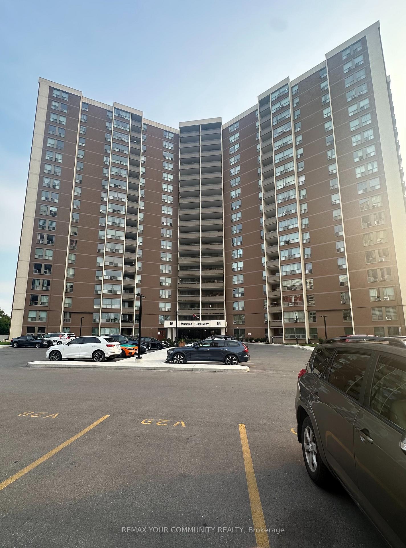 Photo 3 of Unit 1711, 15 Vicora Linkway, Toronto, Flemingdon Park — HOMEH