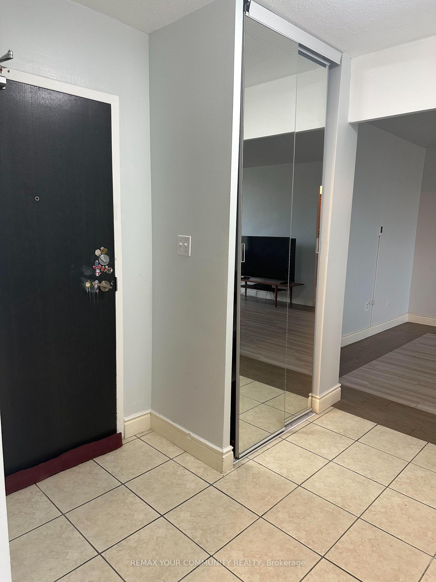 Photo 4 of Unit 1711, 15 Vicora Linkway, Toronto, Flemingdon Park — HOMEH