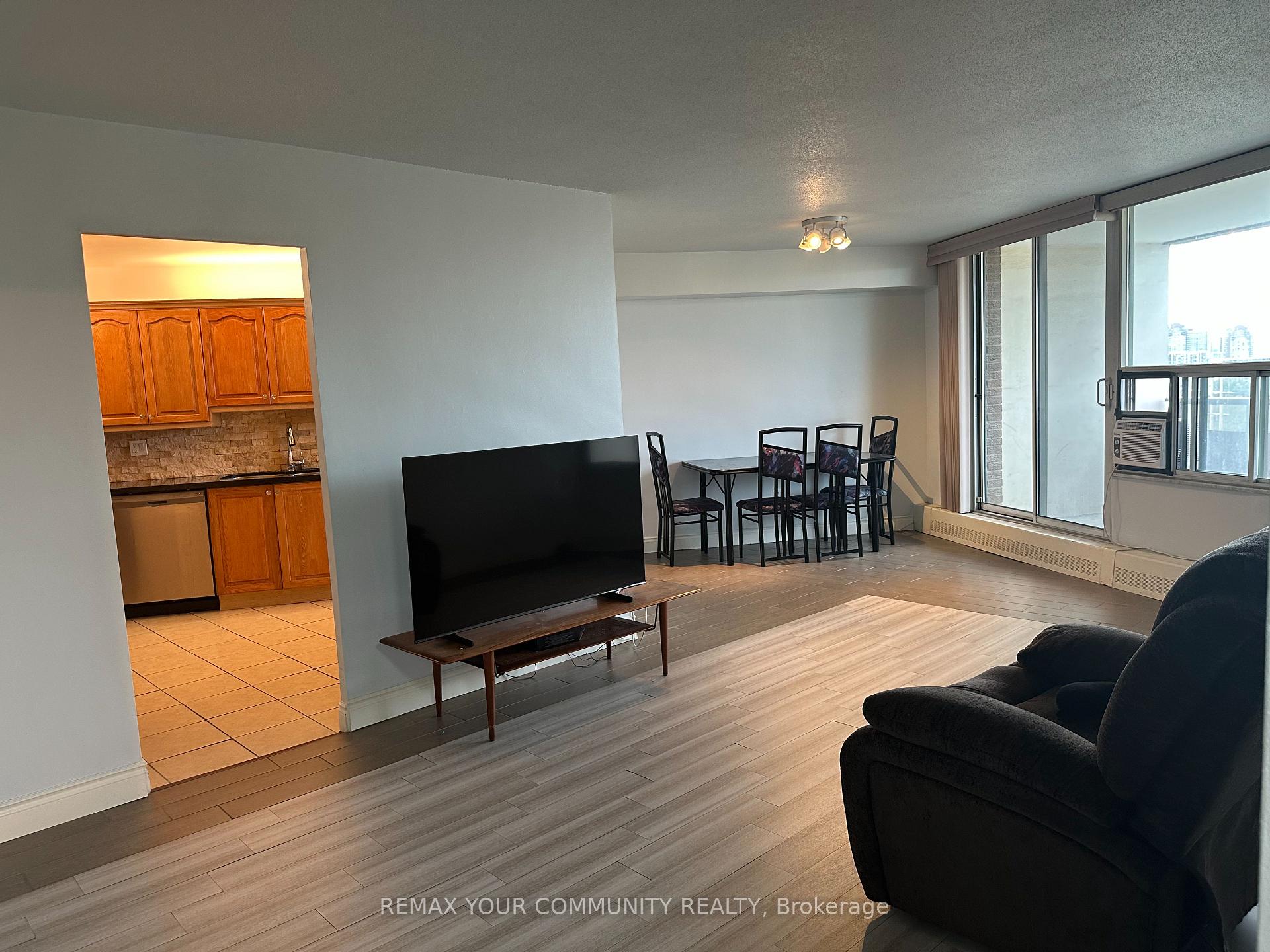 Photo 8 of Unit 1711, 15 Vicora Linkway, Toronto, Flemingdon Park — HOMEH