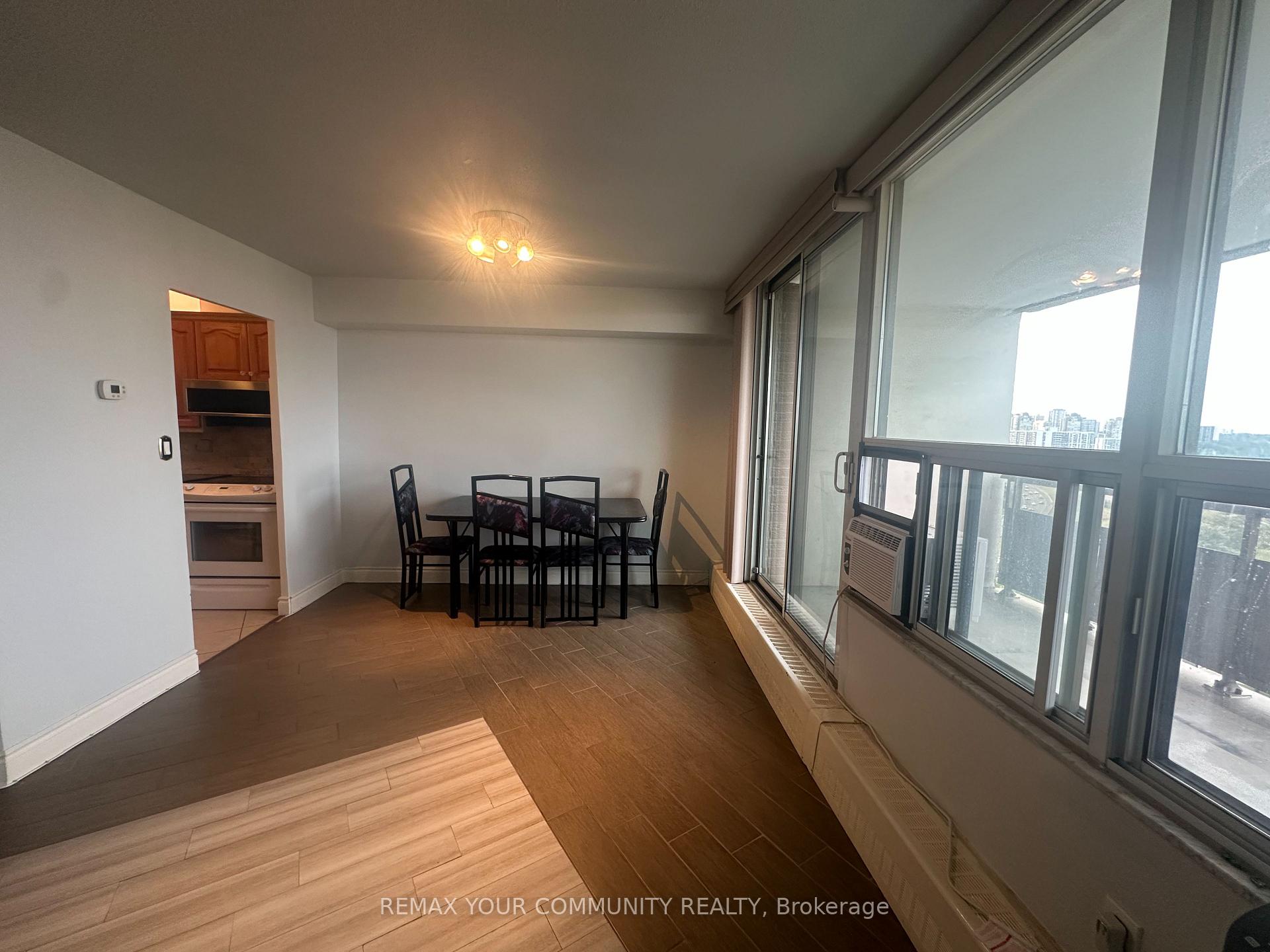 Photo 10 of Unit 1711, 15 Vicora Linkway, Toronto, Flemingdon Park — HOMEH