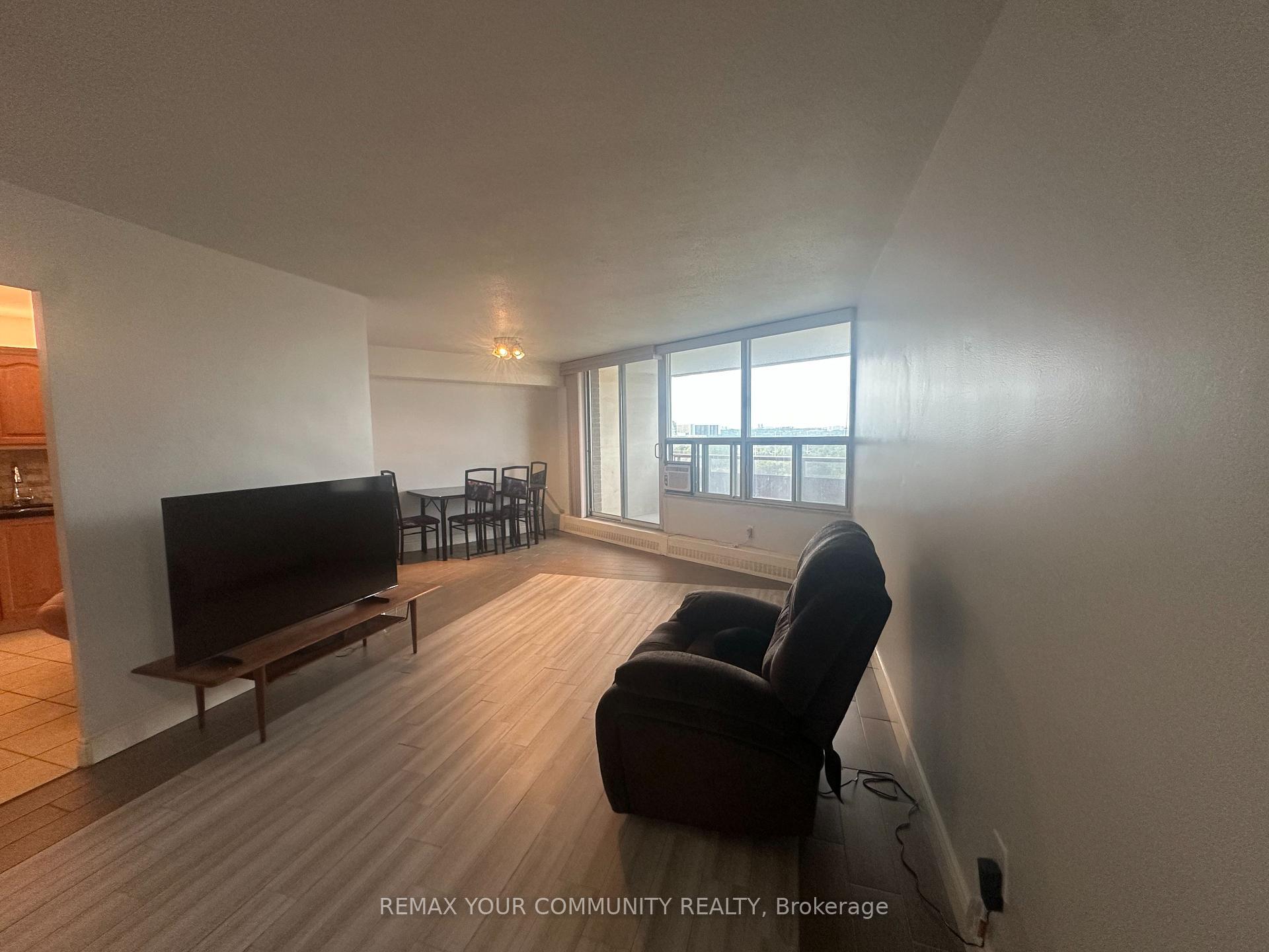 Photo 11 of Unit 1711, 15 Vicora Linkway, Toronto, Flemingdon Park — HOMEH