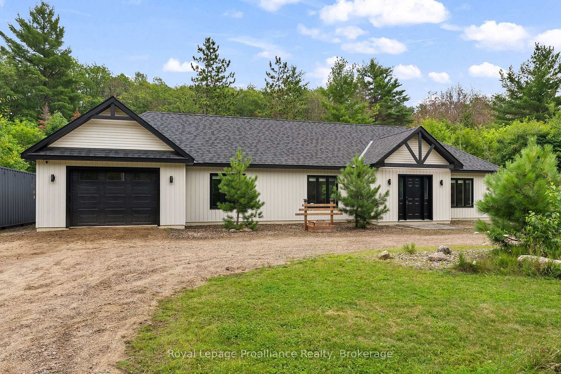 Photo of 41948A Combermere Road