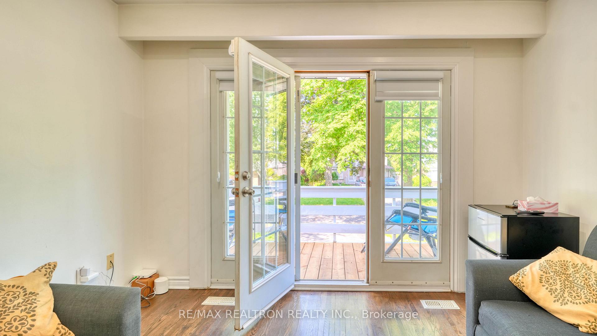 Photo 9 of 579 Pinewood Street, Oshawa, O'Neill — HOMEH