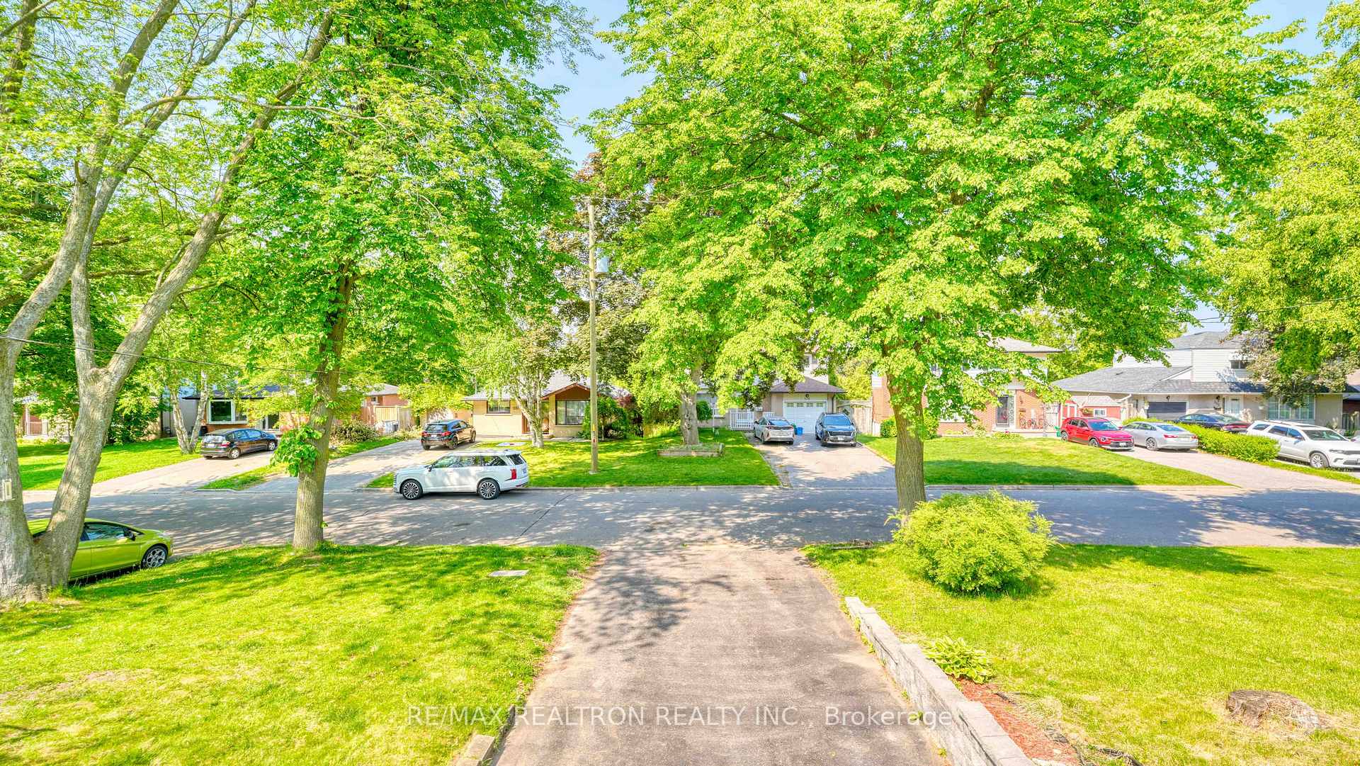Photo 10 of 579 Pinewood Street, Oshawa, O'Neill — HOMEH