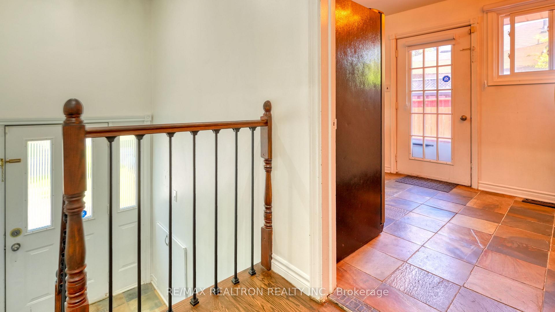 Photo 17 of 579 Pinewood Street, Oshawa, O'Neill — HOMEH