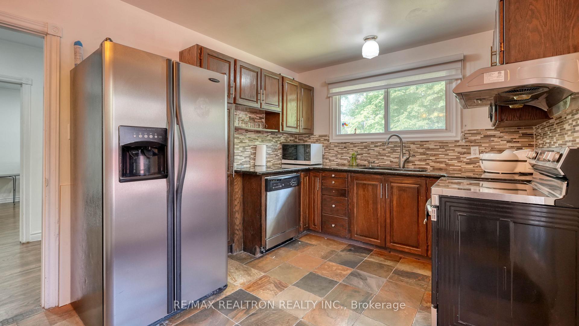 Photo 19 of 579 Pinewood Street, Oshawa, O'Neill — HOMEH
