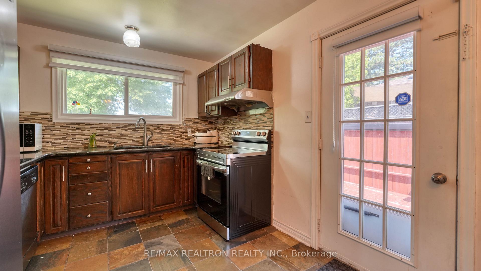 Photo 20 of 579 Pinewood Street, Oshawa, O'Neill — HOMEH