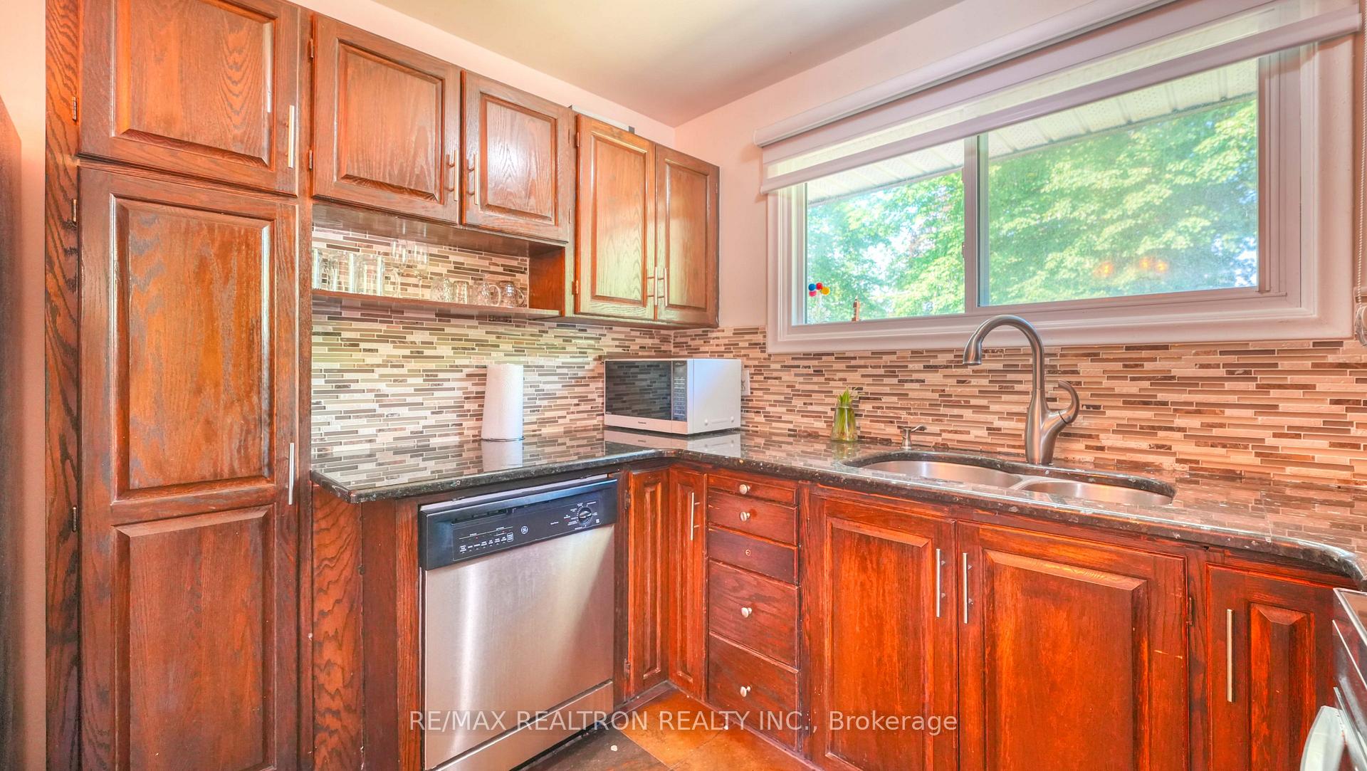 Photo 21 of 579 Pinewood Street, Oshawa, O'Neill — HOMEH