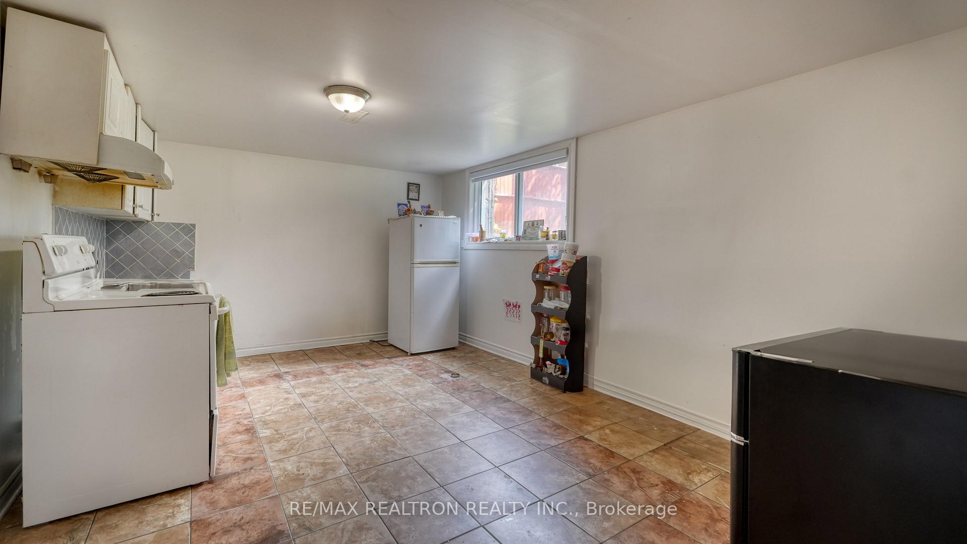 Photo 26 of 579 Pinewood Street, Oshawa, O'Neill — HOMEH