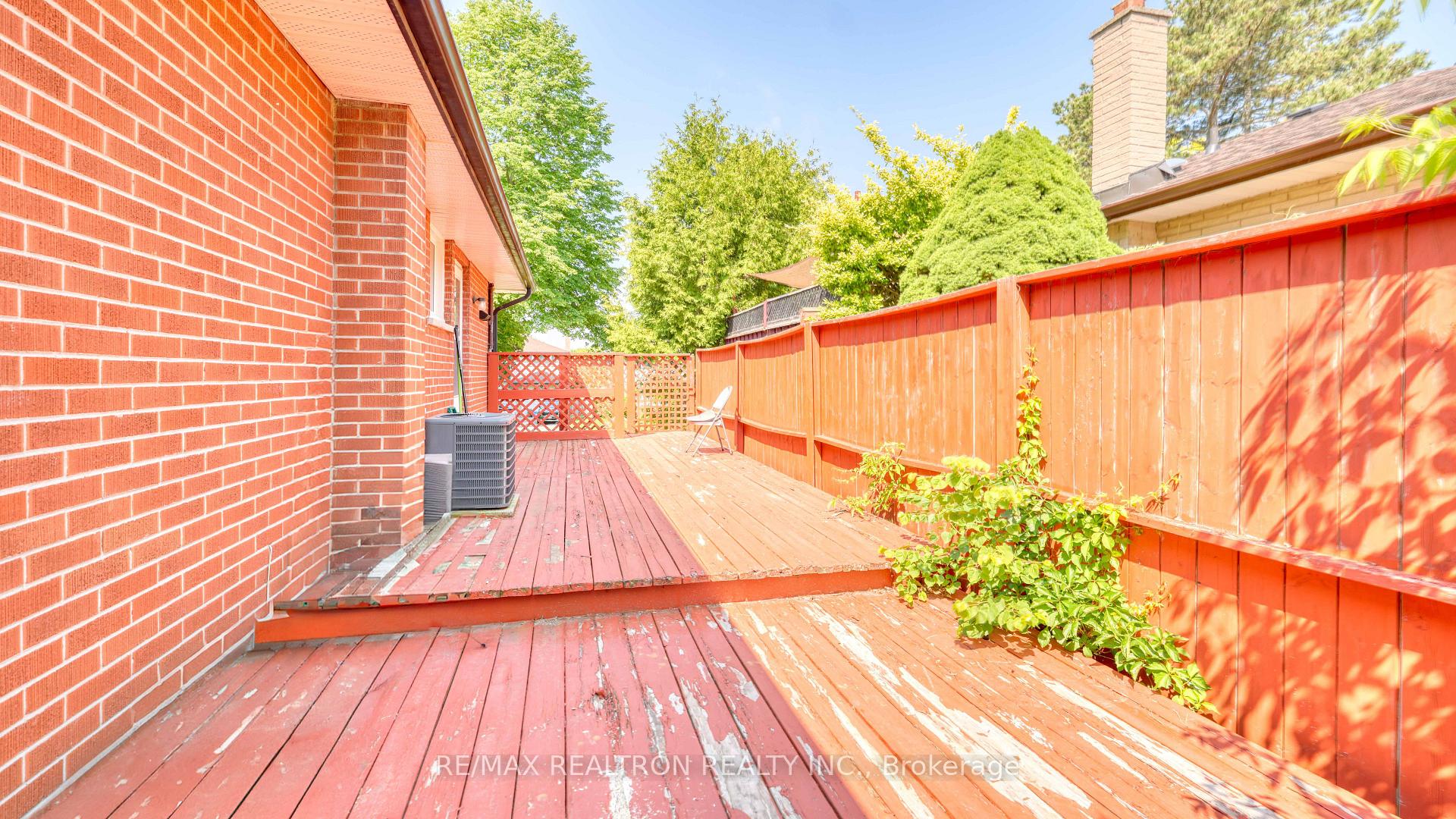 Photo 31 of 579 Pinewood Street, Oshawa, O'Neill — HOMEH