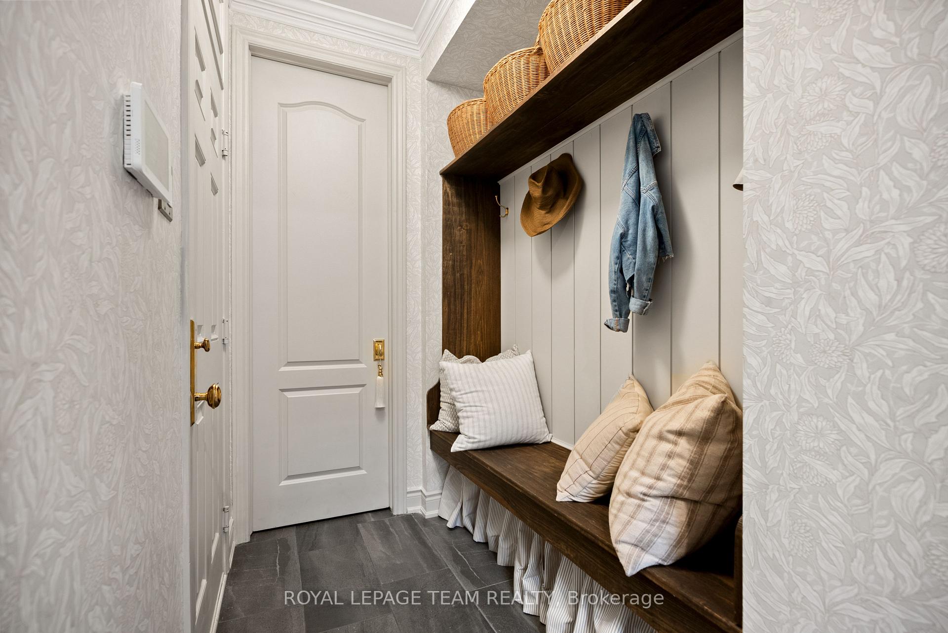 Photo 6 of 4865 Abbott Street E, Ottawa, Kanata - Emerald Meadows/Trailwest — HOMEH