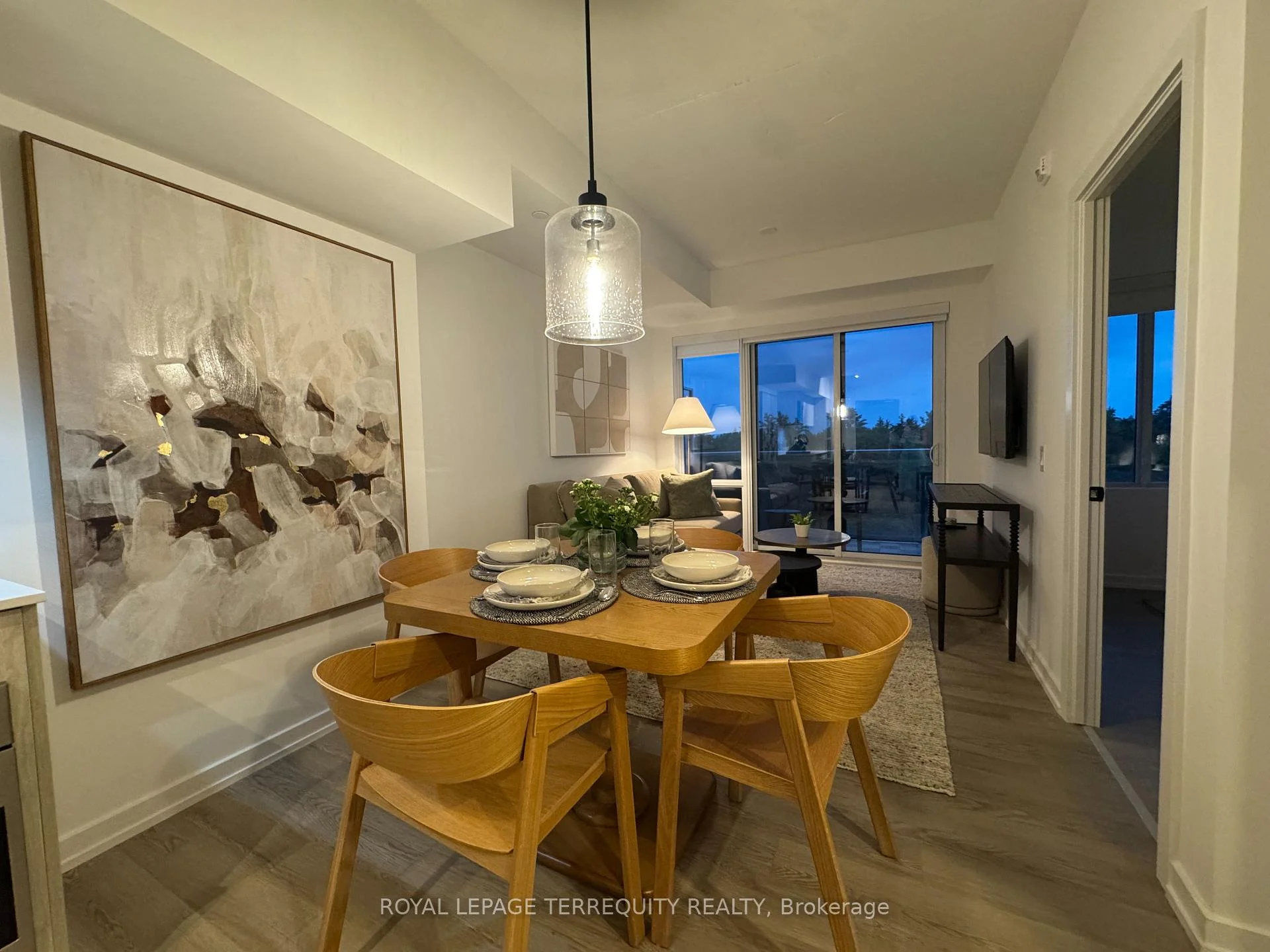 Photo 2 of Unit 405, 100 Carrick Trail, Gravenhurst, Muskoka (S) — HOMEH