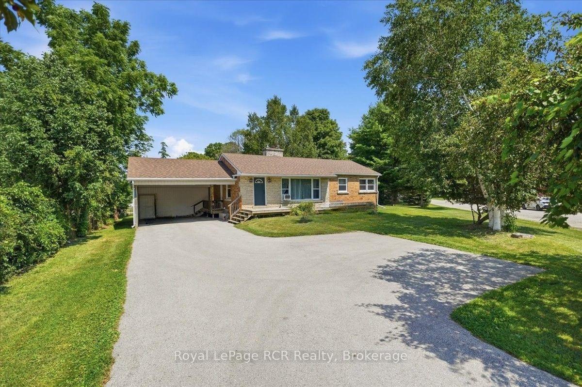 Photo of 850 11th Street W