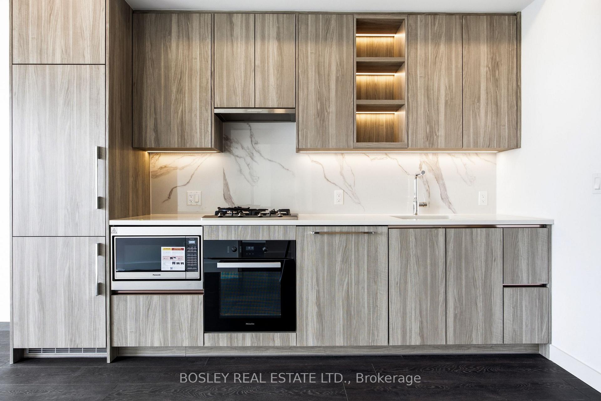 Photo 5 of Unit 1006, 75 Billes Heights, North York, Bayview Village — HOMEH