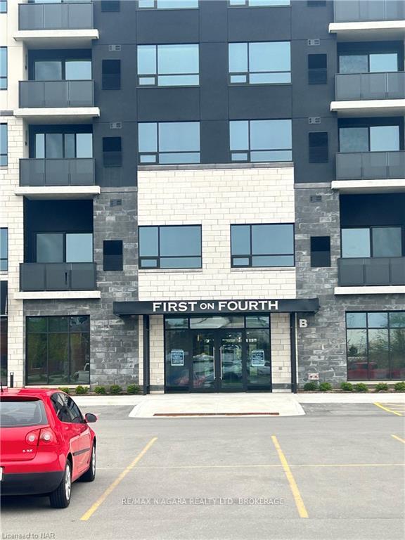Photo 2 of Unit 404, 300 Fourth Avenue, St. Catharines, Ridley — HOMEH