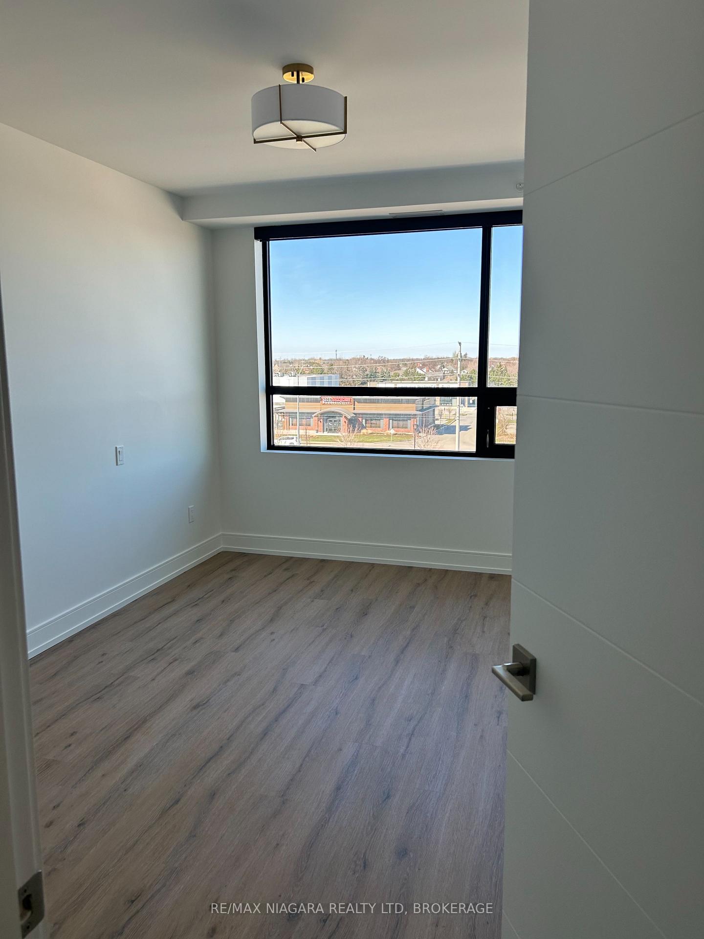 Photo 6 of Unit 404, 300 Fourth Avenue, St. Catharines, Ridley — HOMEH